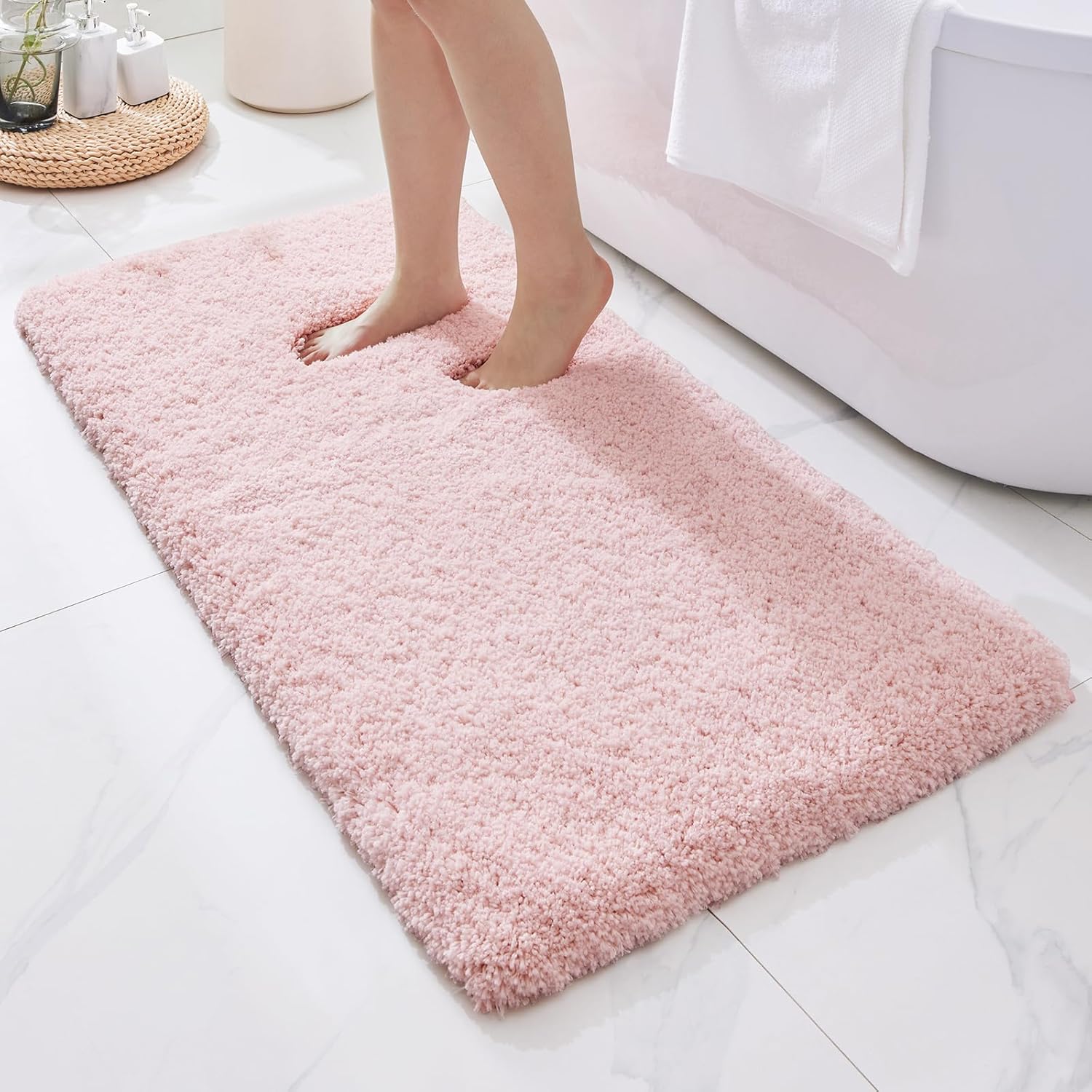 White Bathroom Rug 20x32 Non Slip Fluffy Bath Mat for Bathroom Floor Washable Plush Luxury Bath Rug for Tub Soft Shaggy Absorbent Shower Sink Mat