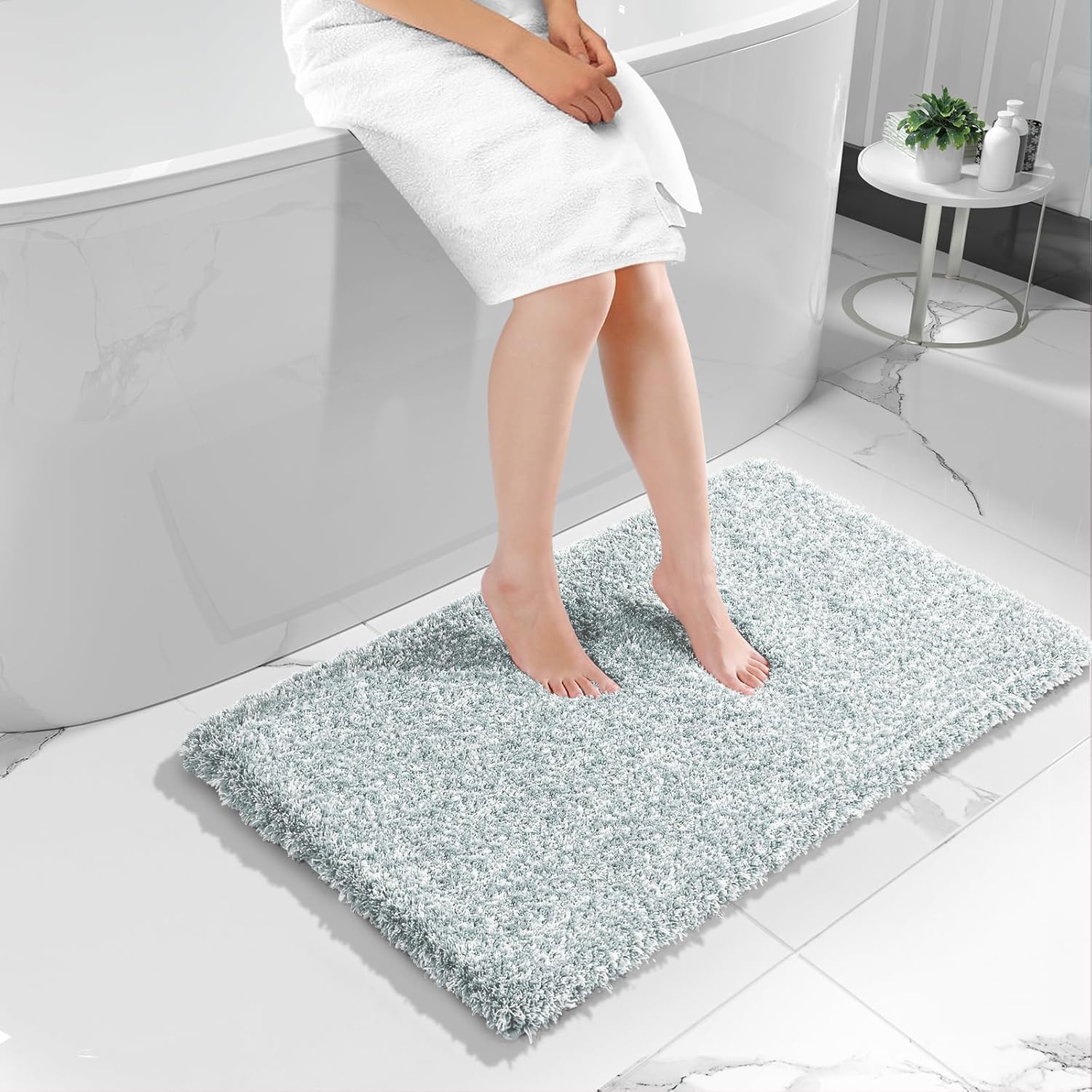 Yimobra Bathroom Rugs Non Slip Washable 36x24, Ultra Soft and Water Absorbent Bath Mats, Plush Fluffy Shower Mat Outside, Luxury Microfiber Thick Matts for Bathroom Floor/Tub, Light Gray and White