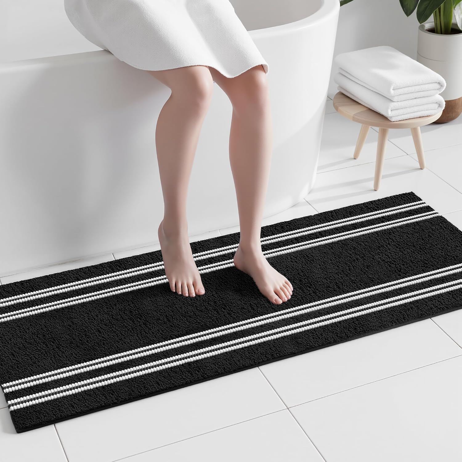 Bathroom Runner Rugs Non Slip Washable 24x60, Ultra Soft Super Absorbent Bath Rugs for Bathroom Floor, Shaggy Chenille Bath Rug, Microfiber Plush Quick Dry Bath Mat for Bathtub, Hallway, Navy