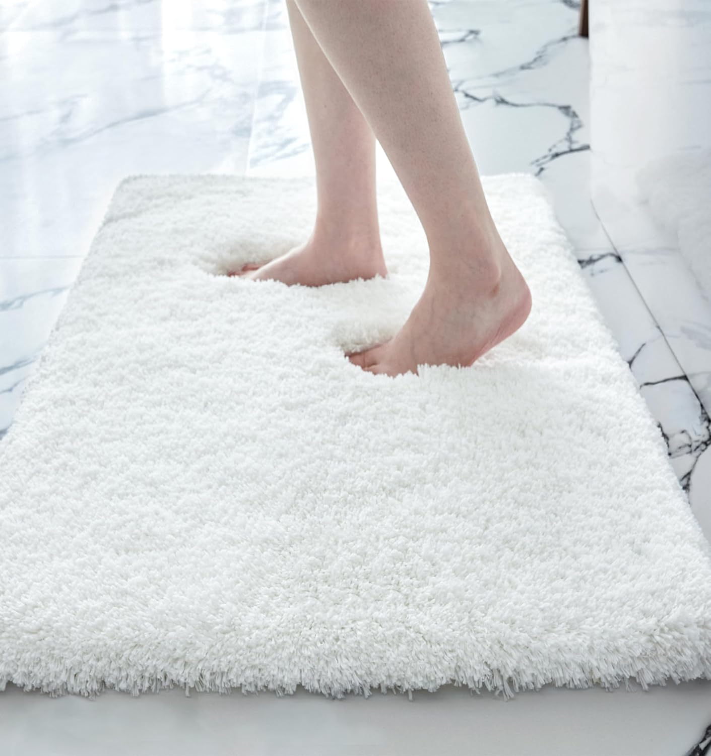 White Bathroom Rug 20x32 Non Slip Fluffy Bath Mat for Bathroom Floor Washable Plush Luxury Bath Rug for Tub Soft Shaggy Absorbent Shower Sink Mat