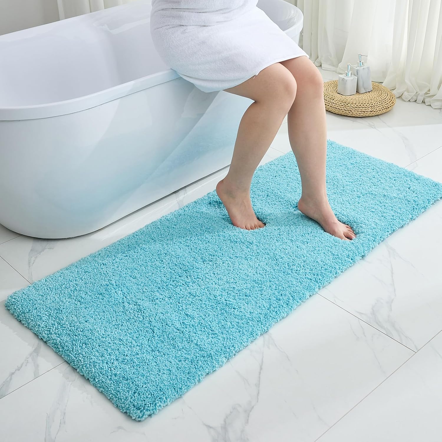White Bathroom Rug 20x32 Non Slip Fluffy Bath Mat for Bathroom Floor Washable Plush Luxury Bath Rug for Tub Soft Shaggy Absorbent Shower Sink Mat