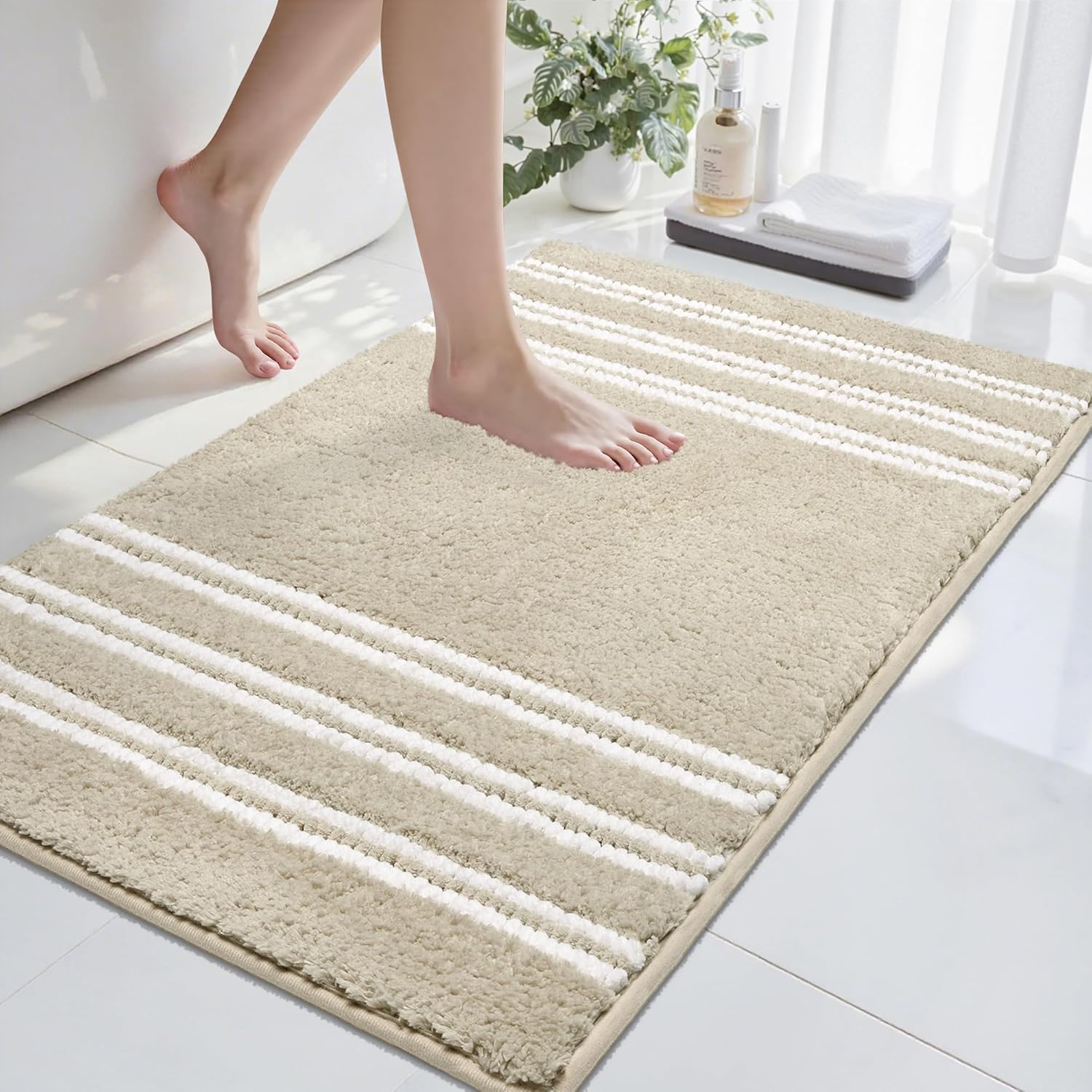 Bathroom Runner Rugs Non Slip Washable 24x60, Ultra Soft Super Absorbent Bath Rugs for Bathroom Floor, Shaggy Chenille Bath Rug, Microfiber Plush Quick Dry Bath Mat for Bathtub, Hallway, Navy