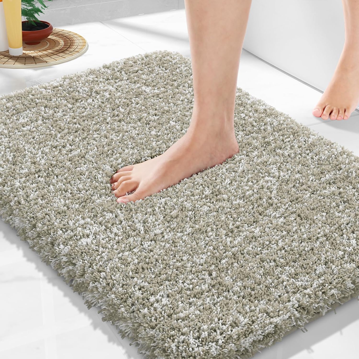 Yimobra Bathroom Rugs Non Slip Washable 36x24, Ultra Soft and Water Absorbent Bath Mats, Plush Fluffy Shower Mat Outside, Luxury Microfiber Thick Matts for Bathroom Floor/Tub, Light Gray and White