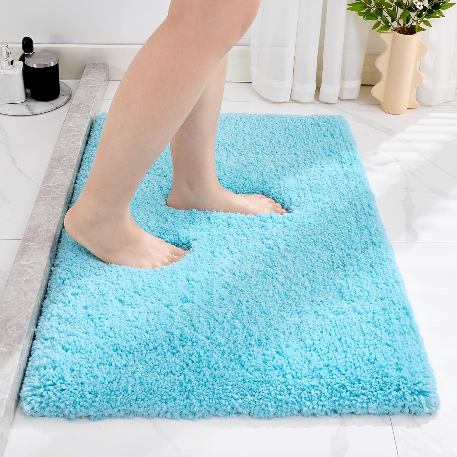 White Bathroom Rug 20x32 Non Slip Fluffy Bath Mat for Bathroom Floor Washable Plush Luxury Bath Rug for Tub Soft Shaggy Absorbent Shower Sink Mat