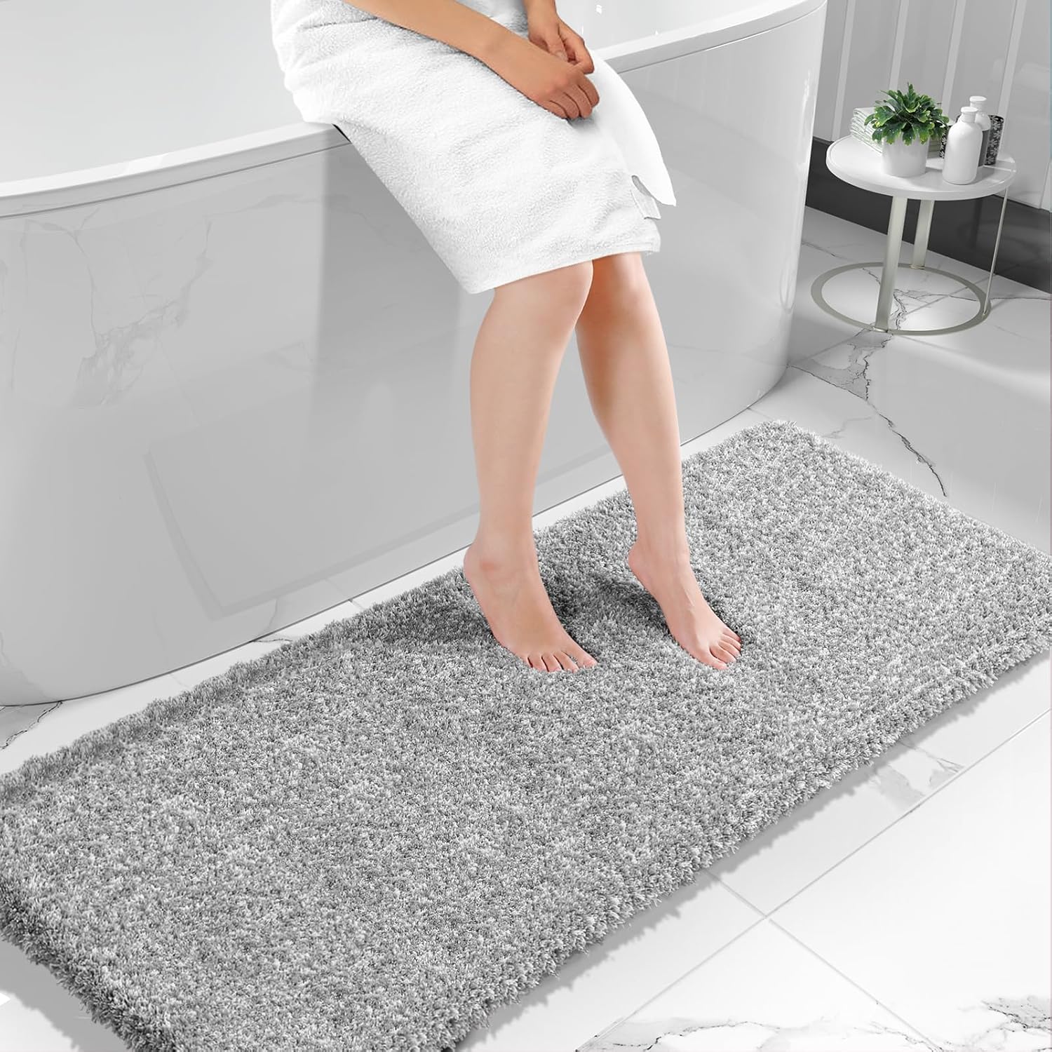 Yimobra Bathroom Rugs Non Slip Washable 36x24, Ultra Soft and Water Absorbent Bath Mats, Plush Fluffy Shower Mat Outside, Luxury Microfiber Thick Matts for Bathroom Floor/Tub, Light Gray and White
