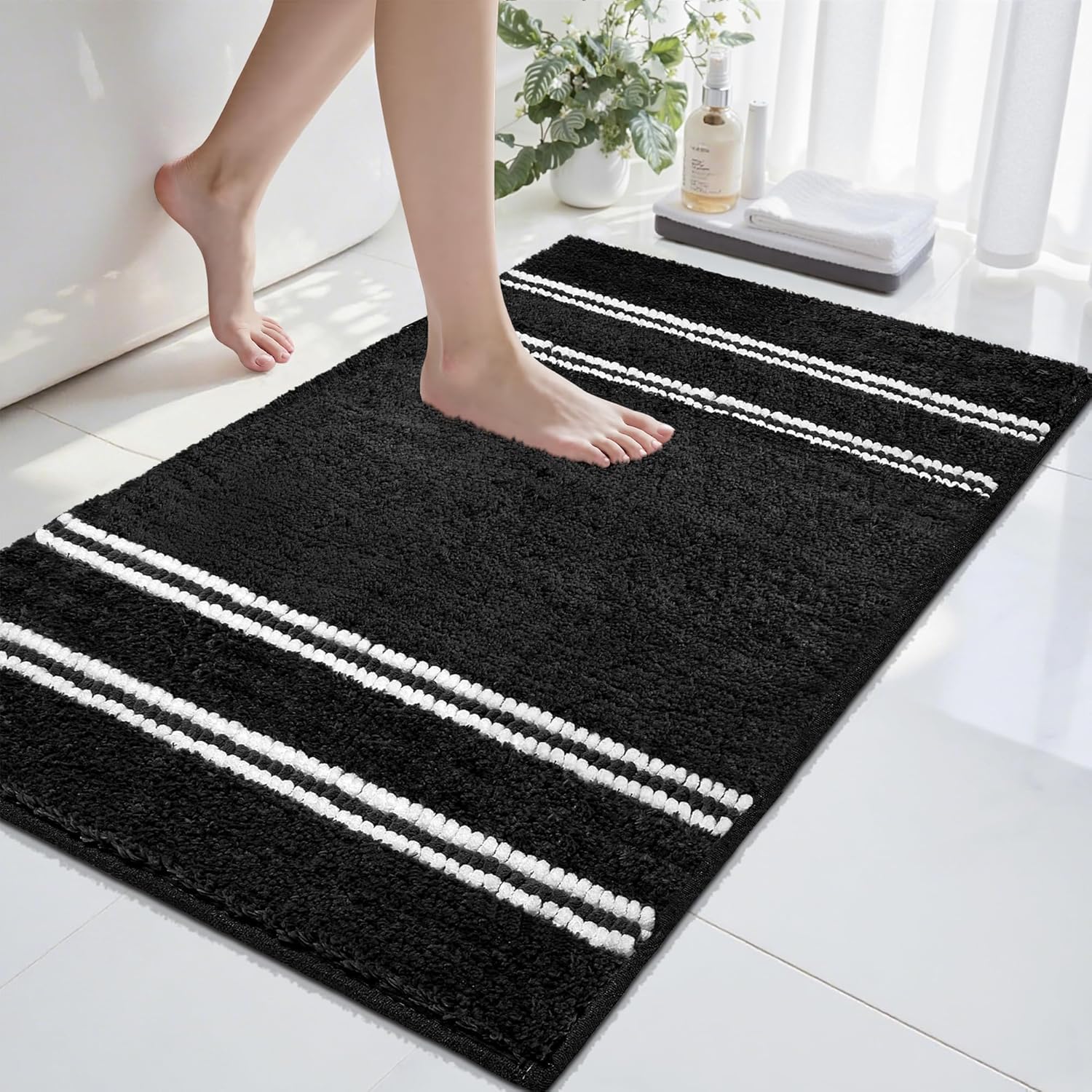 Bathroom Runner Rugs Non Slip Washable 24x60, Ultra Soft Super Absorbent Bath Rugs for Bathroom Floor, Shaggy Chenille Bath Rug, Microfiber Plush Quick Dry Bath Mat for Bathtub, Hallway, Navy