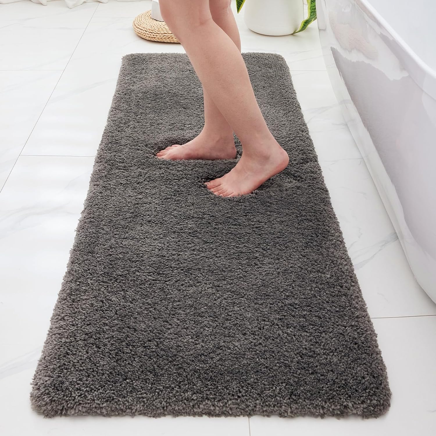 White Bathroom Rug 20x32 Non Slip Fluffy Bath Mat for Bathroom Floor Washable Plush Luxury Bath Rug for Tub Soft Shaggy Absorbent Shower Sink Mat