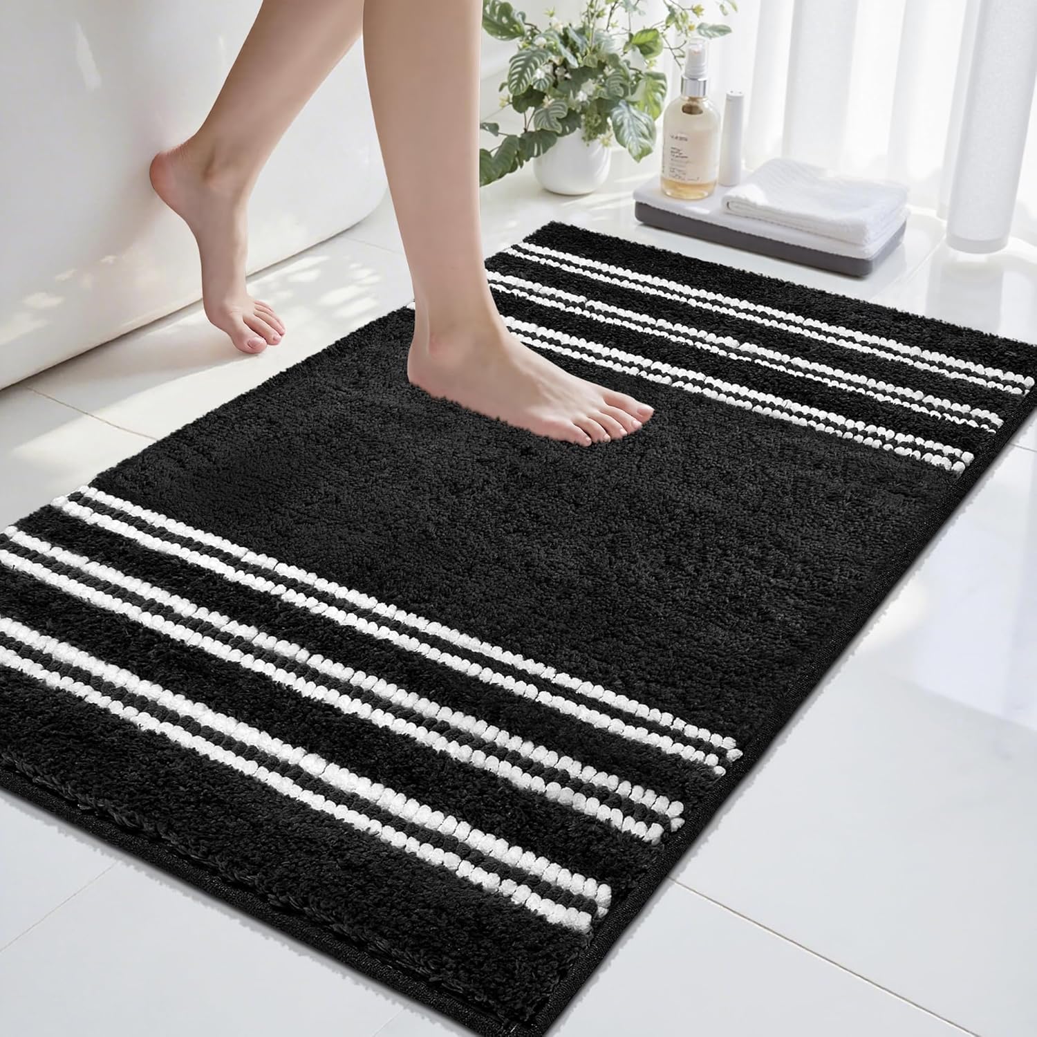 Bathroom Runner Rugs Non Slip Washable 24x60, Ultra Soft Super Absorbent Bath Rugs for Bathroom Floor, Shaggy Chenille Bath Rug, Microfiber Plush Quick Dry Bath Mat for Bathtub, Hallway, Navy