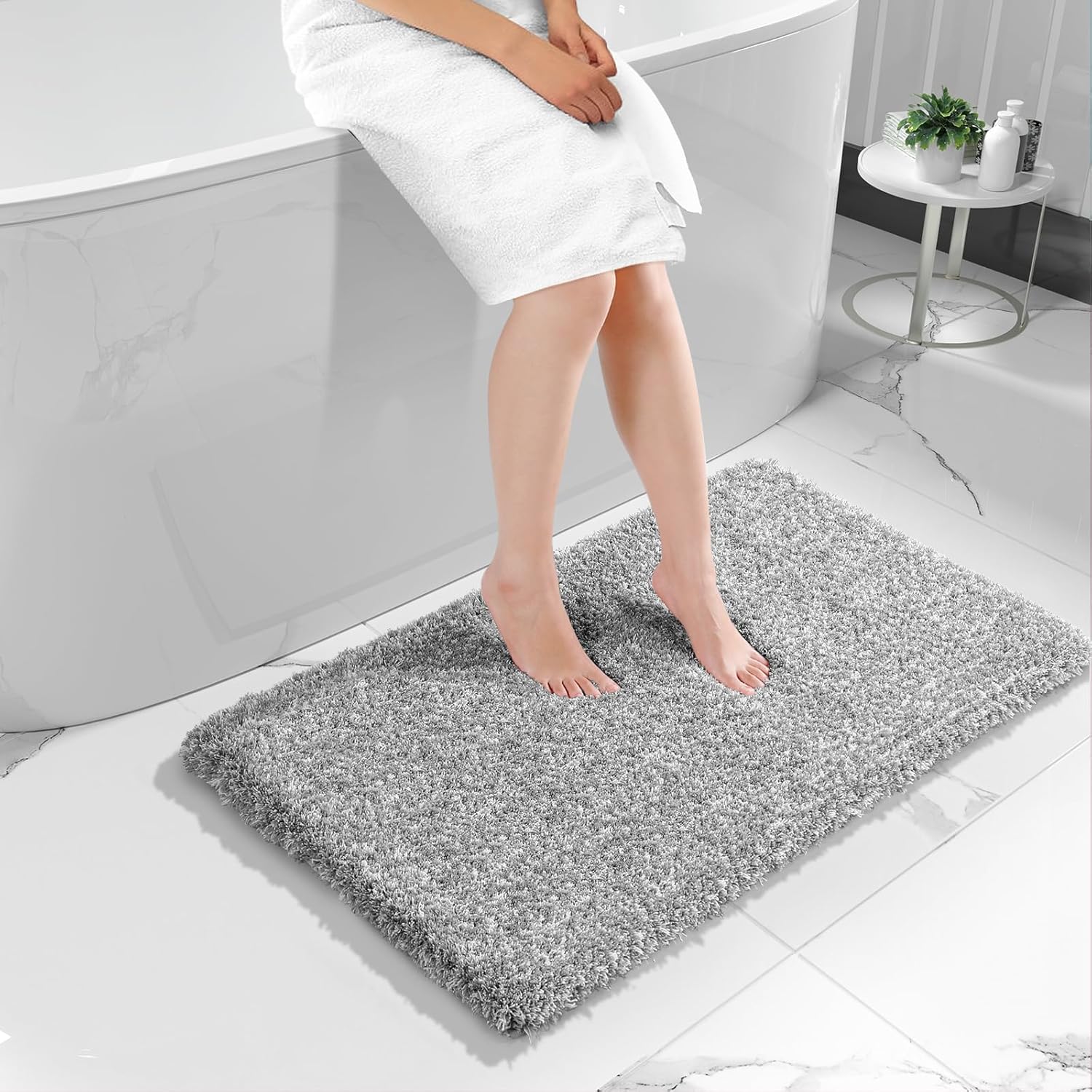 Yimobra Bathroom Rugs Non Slip Washable 36x24, Ultra Soft and Water Absorbent Bath Mats, Plush Fluffy Shower Mat Outside, Luxury Microfiber Thick Matts for Bathroom Floor/Tub, Light Gray and White