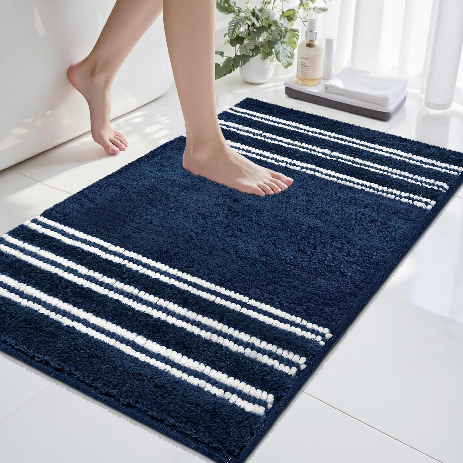 Bathroom Runner Rugs Non Slip Washable 24x60, Ultra Soft Super Absorbent Bath Rugs for Bathroom Floor, Shaggy Chenille Bath Rug, Microfiber Plush Quick Dry Bath Mat for Bathtub, Hallway, Navy
