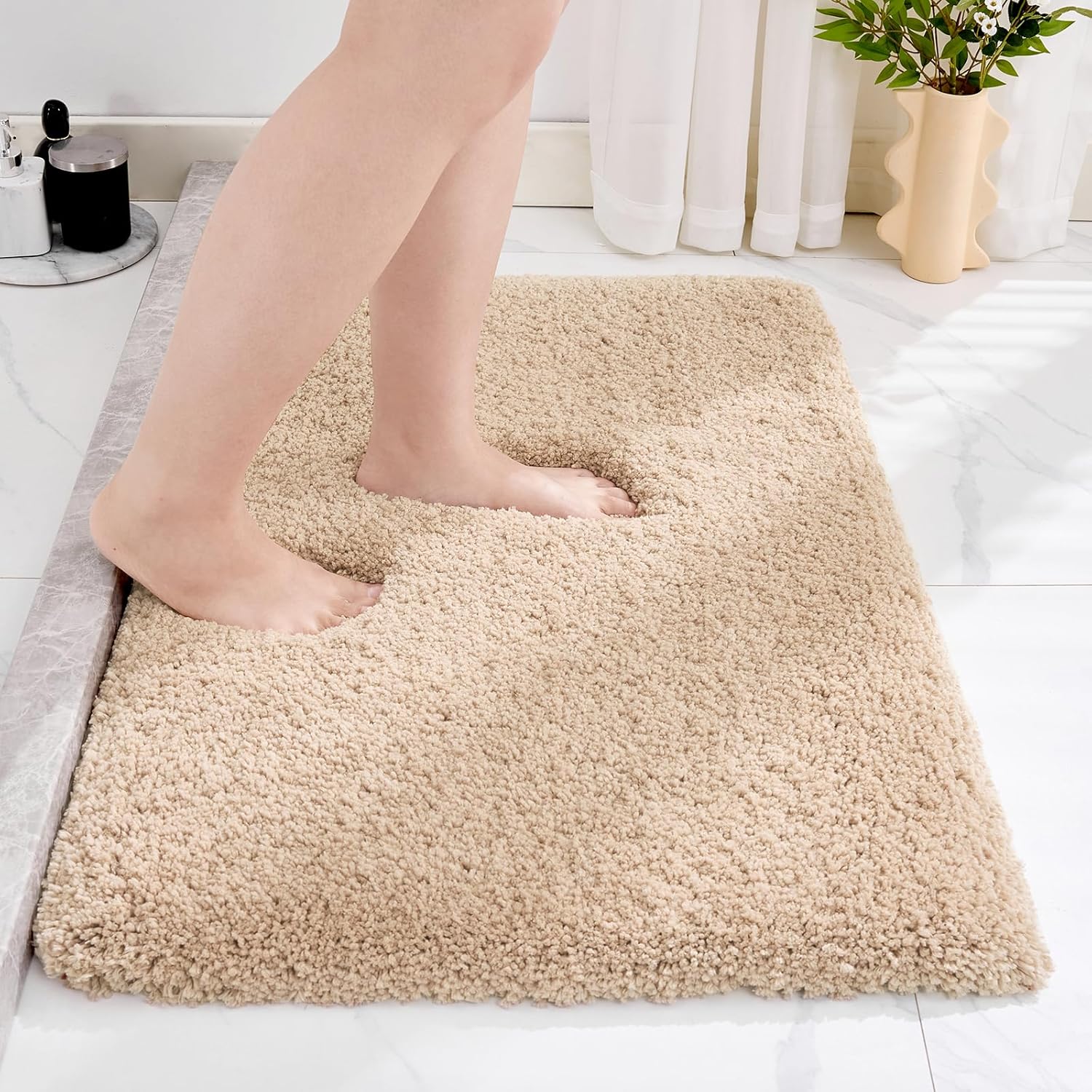 White Bathroom Rug 20x32 Non Slip Fluffy Bath Mat for Bathroom Floor Washable Plush Luxury Bath Rug for Tub Soft Shaggy Absorbent Shower Sink Mat